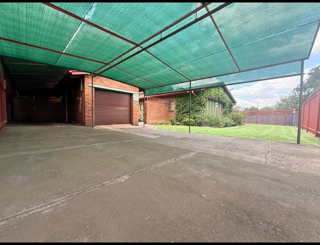 3 BEDROOM HOUSE FOR SALE IN VANDERBIJLPARK CW 4